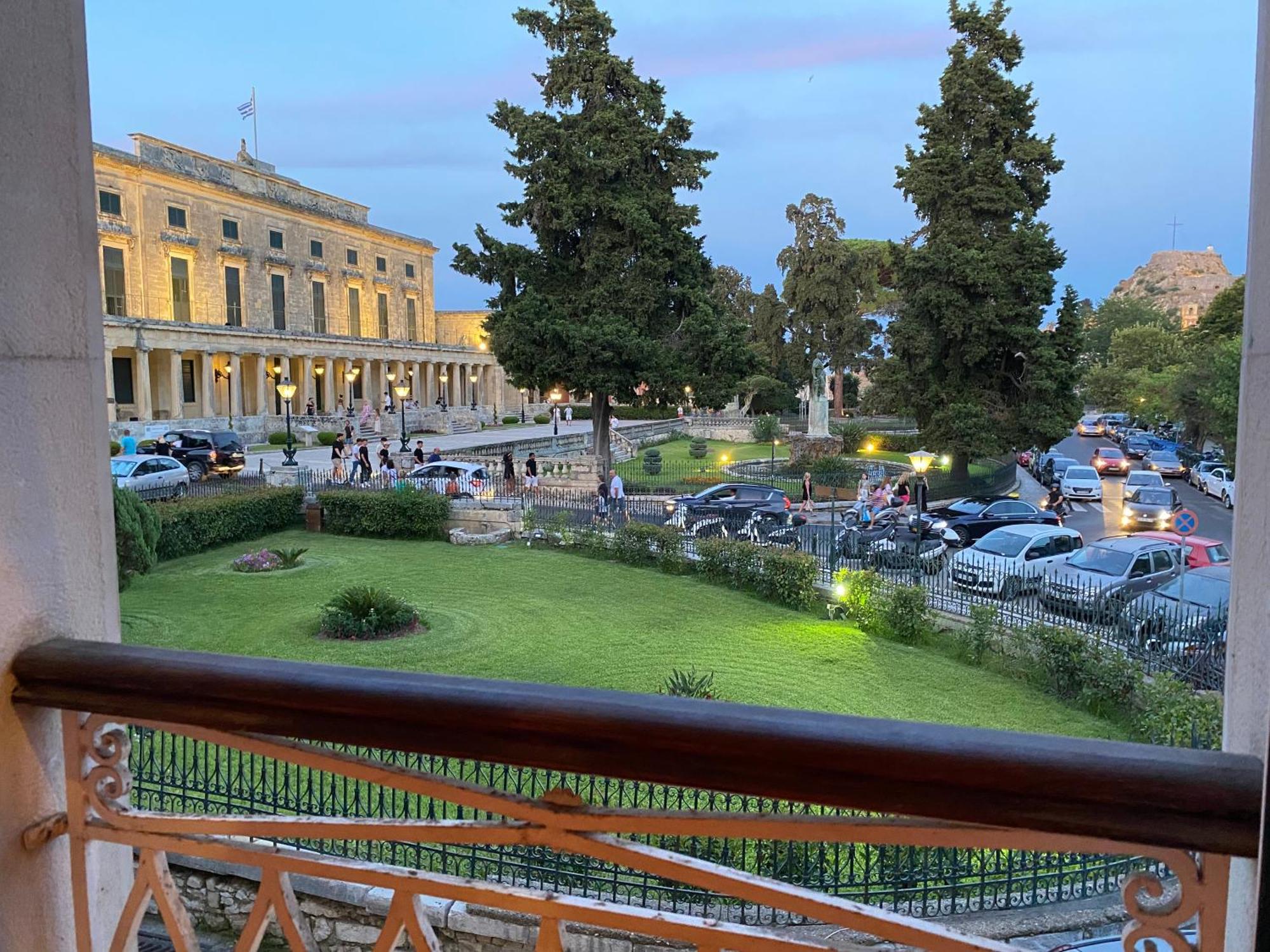 Palazzo Luxury Suite - View To Liston Square & Old Fortress Of Corfu Old Town Exteriör bild