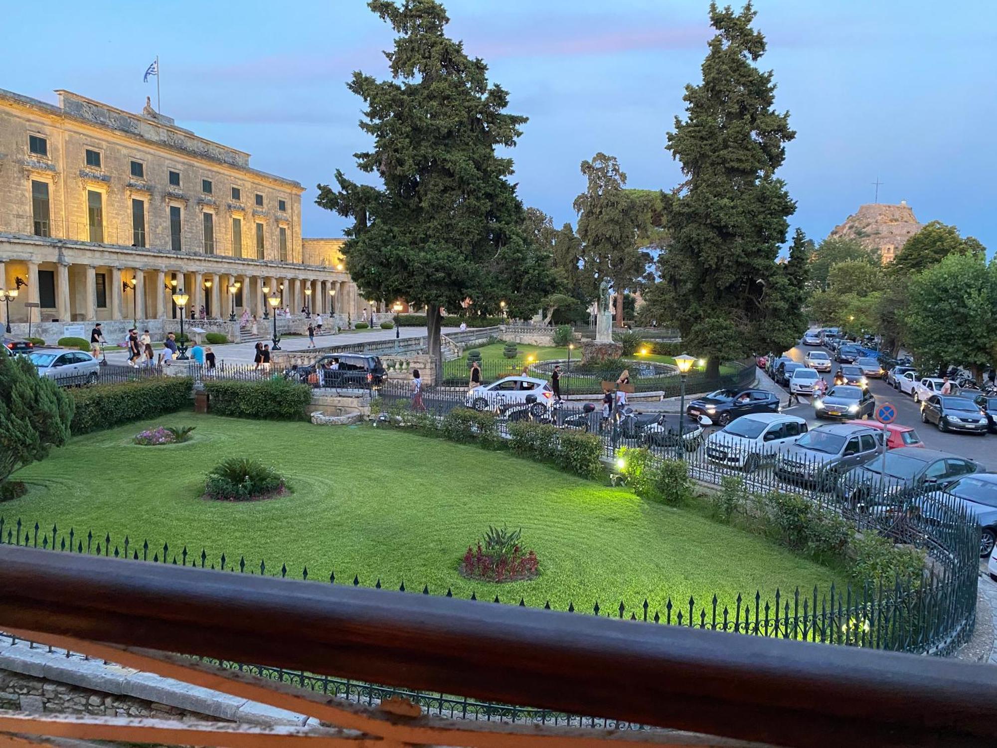 Palazzo Luxury Suite - View To Liston Square & Old Fortress Of Corfu Old Town Exteriör bild